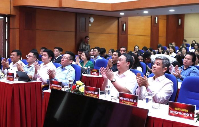 Các đại biểu tham dự lễ phát động