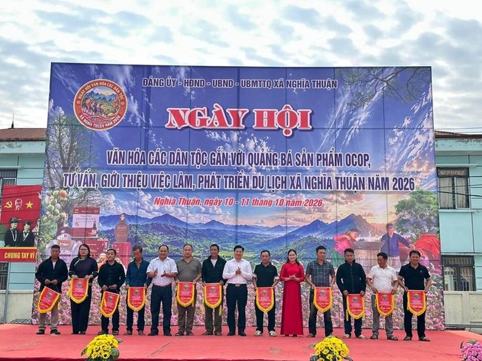 Ngày hội cũng góp phần khích lệ người dân gìn giữ, phát huy giá trị văn hóa truyền thống và nâng cao chất lượng sản phẩm đặc trưng