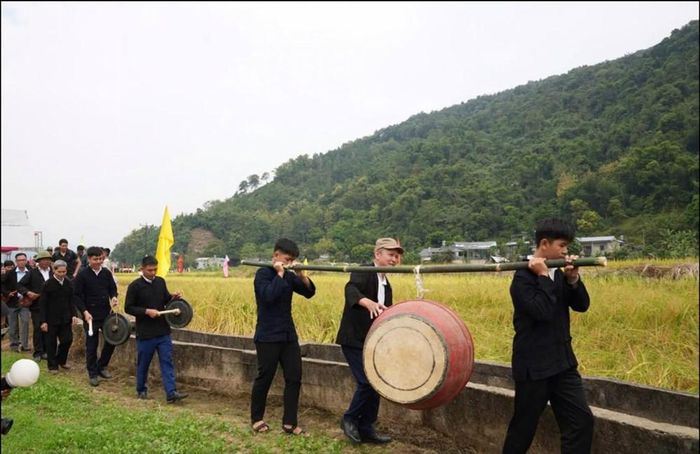 Thực hiện Nghi thức “Rước hồn lúa”