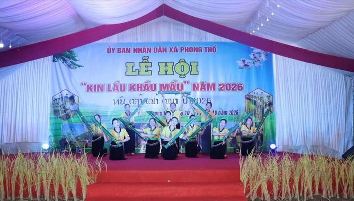 Chương trình văn nghệ đặc sắc chào mừng lễ hội