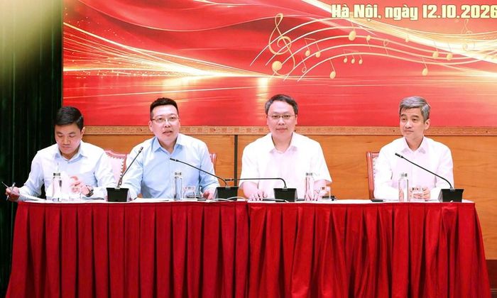 Uỷ viên dự khuyết BCH Trung ương Đảng, Thứ trưởng Nguyễn Huy Dũng; Tổng Biên tập Báo Văn Hóa, Trưởng Ban Tổ chức chương trình Nguyễn Anh Vũ; Chủ tịch Hội đồng thành viên Tổng Công ty Truyền thông đa phương tiện VTC, Phó Trưởng Ban Tổ chức Chu Tiến Đạt và Phó Chánh Văn phòng Bộ VHTTDL Nguyễn Hữu Ngọc chủ trì họp báo