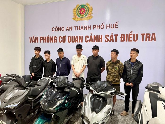 Cơ quan công an đã khởi tố 15 thanh niên liên quan đến vụ án, trong đó bắt tạm giam 7 đối tượng. Ảnh: H.Nhung