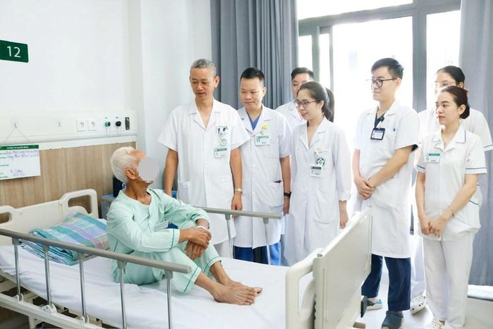 Người bệnh 69 tuổi sau khi được phẫu thuật cắt bán phần lưỡi trái, tạo hình lưỡi và nạo vét hạch cổ
