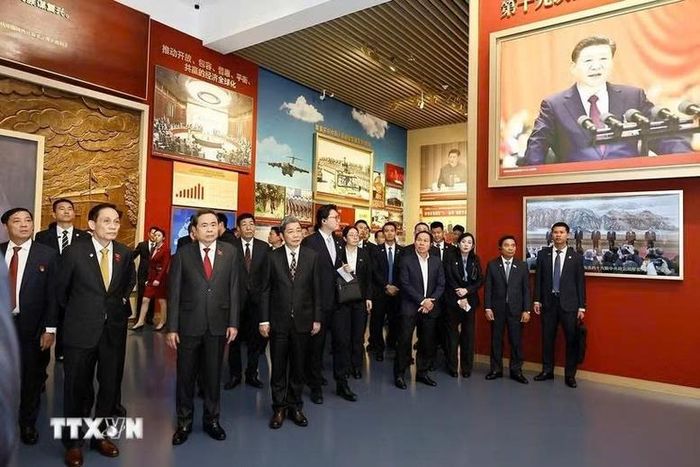 Chủ tịch Quốc hội Trần Thanh Mẫn thăm Bảo tàng Lịch sử Đảng Cộng sản Trung Quốc - Ảnh: TTXVN
