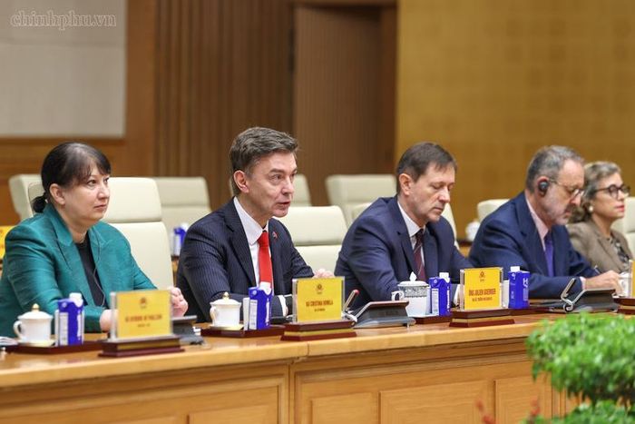 Đại sứ đánh giá quan hệ Việt Nam - EU ngày càng thực chất, tin cậy và năng động; nhấn mạnh Việt Nam có vai trò rất quan trọng trong bối cảnh thế giới diễn biến phức tạp hiện nay - Ảnh: chinhphu.vn/Nhật Bắc