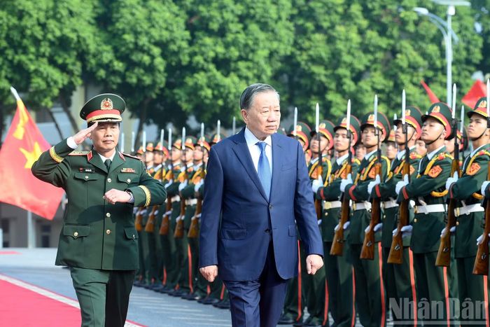  Tổng Bí thư, Chủ tịch nước﻿ Tô Lâm dự Lễ kỷ niệm 80 năm Ngày truyền thống Lực lượng vũ trang Quân khu 2 (19/10/1946-19/10/2026) và đón nhận danh hiệu danh hiệu Anh hùng Lực lượng vũ trang nhân dân﻿. 