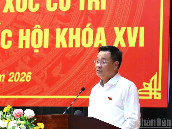 Bí thư Thành ủy Đà Nẵng Lê Ngọc Quang báo cáo khái quát tình hình phát triển kinh tế xã hội 9 tháng qua của thành phố.