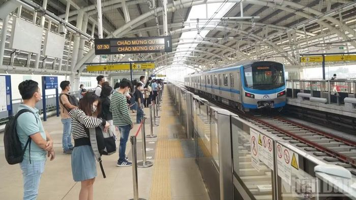 Thành phố Hồ Chí Minh cần nguồn vốn rất lớn để đầu tư kết cấu hạ tầng thiết yếu như metro, đường cao tốc và trung tâm dữ liệu... trong thời gian tới. (Ảnh: THẾ ANH)