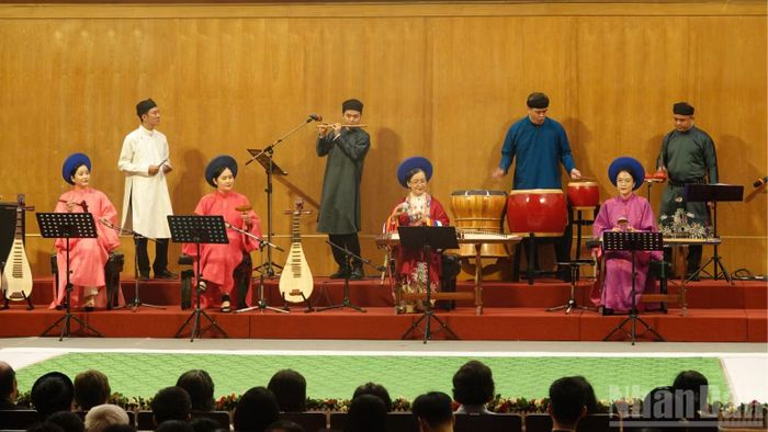 Khoa Âm nhạc truyền thống, Nhạc viện Thành phố Hồ Chí Minh biểu diễn trong chương trình biểu diễn, giao lưu Nhã nhạc Việt Nam-Nhật Bản vào tháng 3/2026. (Ảnh: LINH BẢO)