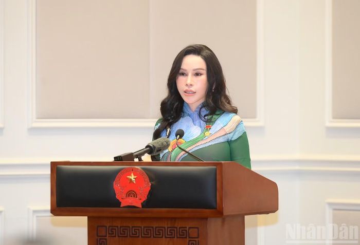 Đại biểu doanh nghiệp tiêu biểu phát biểu tại cuộc gặp mặt.