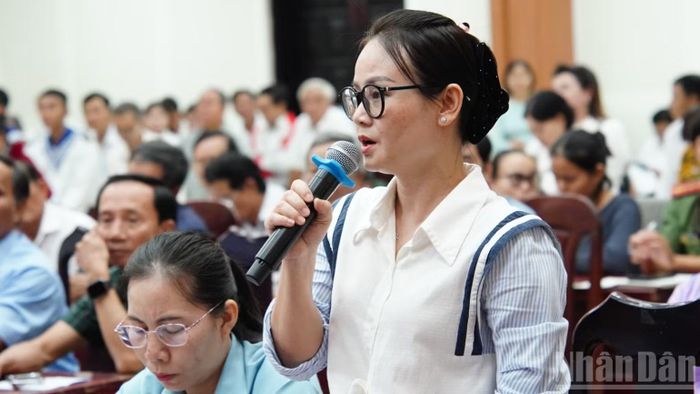 Hội nghị có 16 ý kiến tâm huyết của cử tri gửi đến Đoàn đại biểu Quốc hội đơn vị thành phố Đà Nẵng. (Ảnh: ANH ĐÀO)