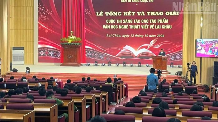 Lễ tổng kết và trao giải được tổ chức trực tiếp kết hợp với trực tuyến đến tất cả các xã, phường của tỉnh Lai Châu.