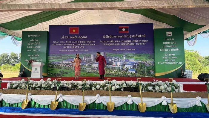 Biểu diễn văn nghệ tại lễ tái khởi động. (Ảnh: DUY TOÀN)