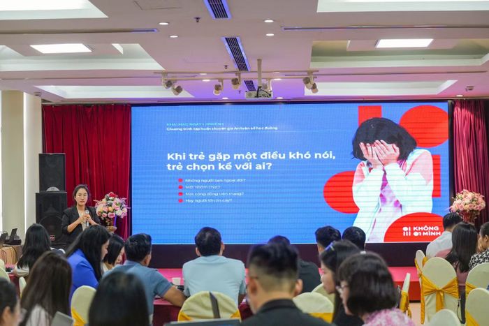 Học viên tham gia các phiên đào tạo, kết hợp tiếp thu kiến thức chuyên môn, trao đổi kinh nghiệm và thực hành. (Ảnh: Ban tổ chức cung cấp)