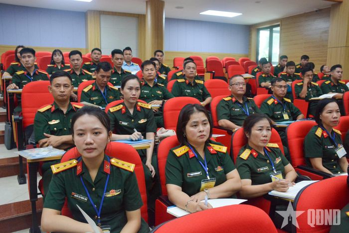  Các học viên tham gia lớp đào tạo.