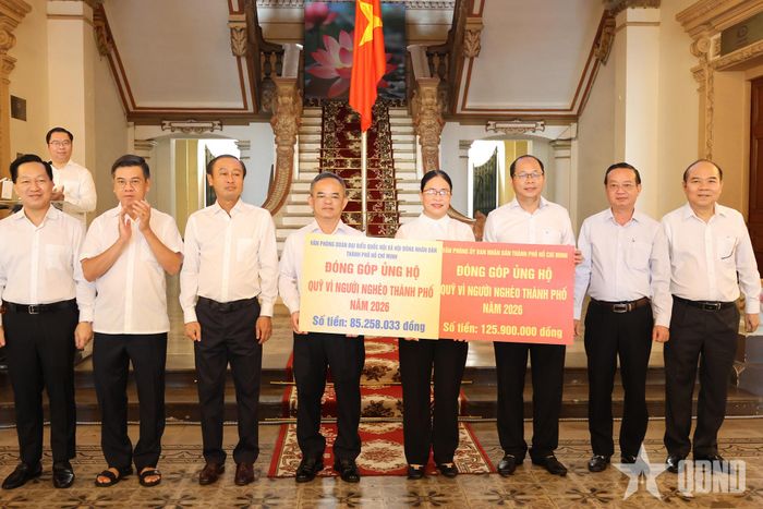  Văn phòng Đoàn đại biểu Quốc hội và Hội đồng nhân dân TP Hồ Chí Minh, Văn phòng UBND Thành phố ủng hộ Quỹ Vì người nghèo Thành phố.