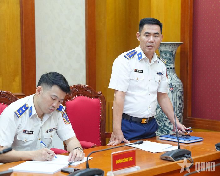  Đại tá Ngô Minh Tùng, Phó tham mưu trưởng Cảnh sát biển Việt Nam phát biểu tại hội nghị. 