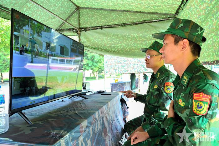  Ban tổ chức bố trí các tổ camera giám sát trong quá trình thi.