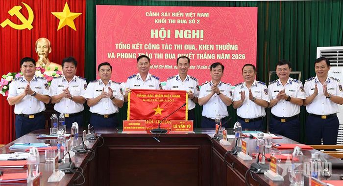Bàn giao Khối trưởng Khối thi đua số 2 cho Bộ tư lệnh Vùng Cảnh sát biển 4.