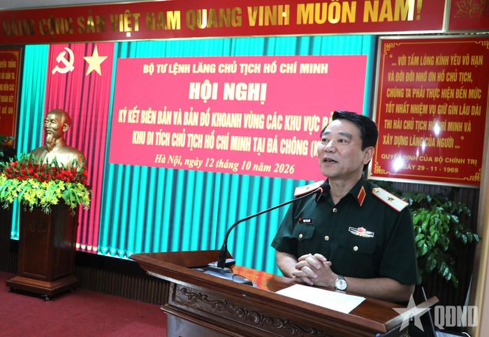  Thiếu tướng Phạm Văn Hiếu, Bí thư Đảng ủy Đoàn 969, Chính ủy Bộ tư lệnh Lăng Chủ tịch Hồ Chí Minh phát biểu tại hội nghị. 