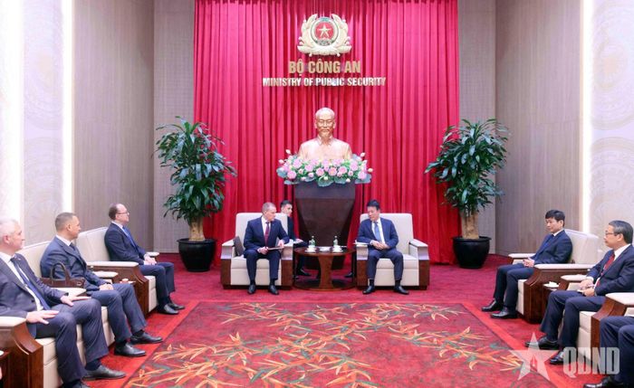  Quang cảnh buổi tiếp.