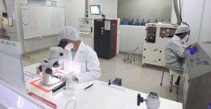  Nghiên cứu, phát triển stent mạch vành thế hệ mới tại Công ty USM Healthcare, Khu Công nghệ cao TPHCM. Ảnh: Hoàng Hùng 