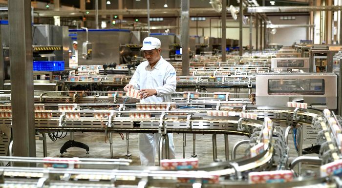  Dây chuyền sản xuất của Công ty cổ phần Sữa Việt Nam (Vinamilk), phường Bến Cát, TPHCM. Ảnh: Hoàng Hùng 