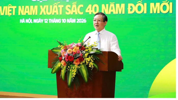  Chủ tịch Trung ương Hội Nông dân Việt Nam Lương Quốc Đoàn phát biểu tại buổi gặp mặt 96 nông dân Việt Nam xuất sắc sáng 12-10. Ảnh: ANH THƠ 