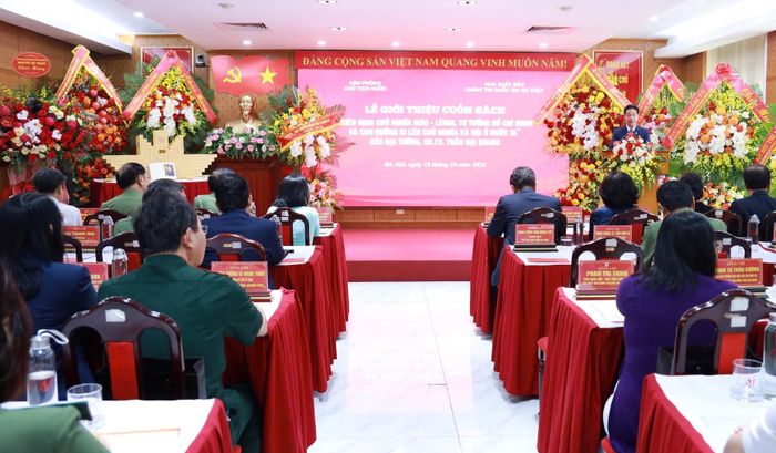 Lễ giới thiệu cuốn sách của Đại tướng, GS-TS Trần Đại Quang. Ảnh: NGUYỄN CHẮT