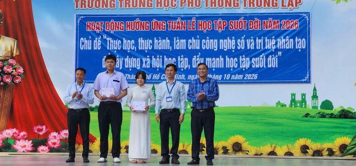 Học sinh đang học tại Trường THPT Trung Lập được tiếp tục học tập tại Trường phổ thông Năng khiếu thể dục, thể thao Củ Chi và được bảo đảm quyền và lợi ích hợp pháp theo quy định.