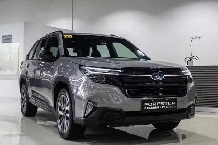 Như vậy, có vẻ việc tin đồn về việc Subaru Forester e-Boxer Hybrid sẽ chính thức được giới thiệu tại Việt Nam vào tháng 11 năm nay sắp trở thành sự thật. Tương tự phiên bản máy xăng đang bán ở Việt Nam, mẫu SUV cỡ C này sẽ được nhập khẩu nguyên chiếc từ Nhật Bản.