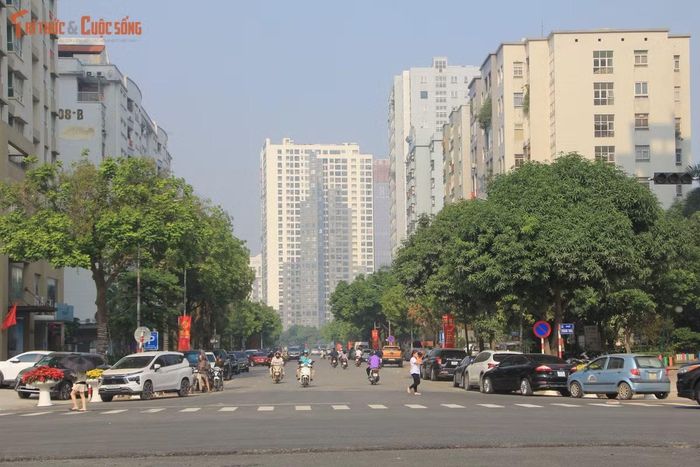Theo Quyết định số 3905/QĐ-UBND ngày 31/7/2026 của UBND thành phố Hà Nội, phố Thành Thái sẽ được triển khai thí điểm không gian văn hóa, tuyến phố đi bộ. Trong giai đoạn thí điểm, tuyến phố dự kiến hoạt động từ 18h thứ Sáu đến 24h Chủ nhật hằng tuần.