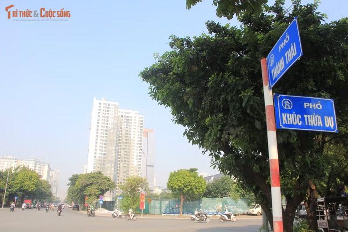 Trao đổi về định hướng phát triển tuyến phố, Chủ tịch UBND phường Cầu Giấy Ngô Ngọc Phương cho biết, phường mong muốn các doanh nghiệp, đơn vị chuyên môn đề xuất phương án tổ chức và mô hình vận hành phù hợp, cùng xây dựng Thành Thái thành không gian văn hóa cộng đồng đặc sắc, có sức sống.