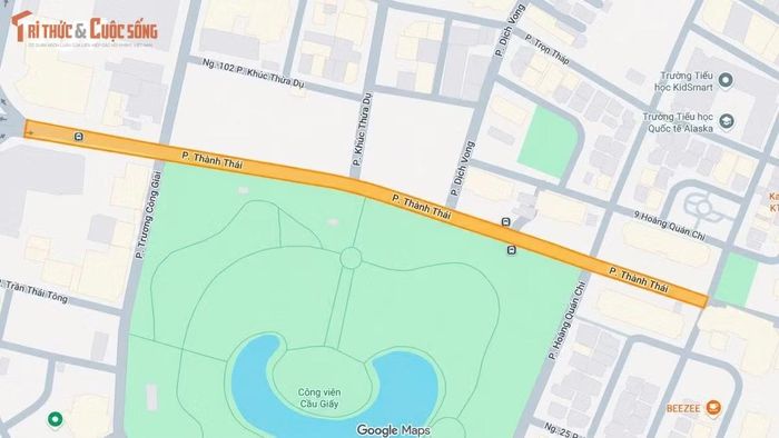 Phố Thành Thái dài khoảng 750m, thuộc địa bàn phường Cầu Giấy. Tuyến phố bắt đầu từ ngã tư giao giữa phố Duy Tân và phố Trần Thái Tông, kéo dài đến đầu ngõ 318 Nguyễn Khang.