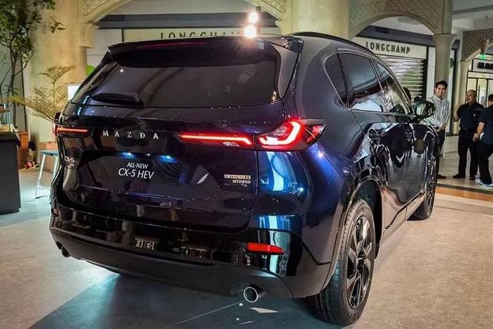 Với CX-5, Mazda dường như lựa chọn hướng đi đơn giản hơn khi tập trung vào hybrid thông thường, mở rộng khả năng tiếp cận khách hàng trên nhiều thị trường.