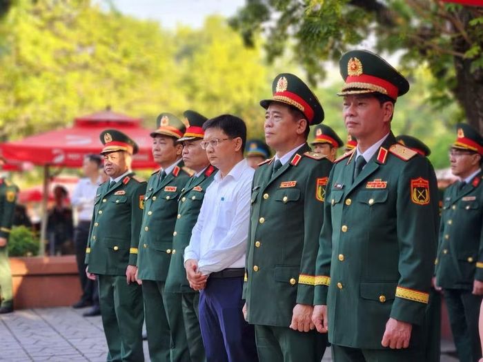 Ông Nguyễn Mạnh Cường, Phó Chủ tịch UBND, Trưởng Ban chỉ đạo 515 TPHCM và Thủ trưởng Quân khu 7, Bộ Tư lệnh TPHCM trong buổi tổng duyệt sáng 12/10.