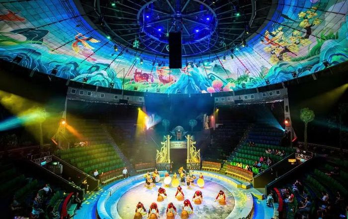 Chương trình Sơn Thần Thủy Quái ứng dụng công nghệ 3D Mapping do Liên đoàn Xiếc Việt Nam thực hiện.