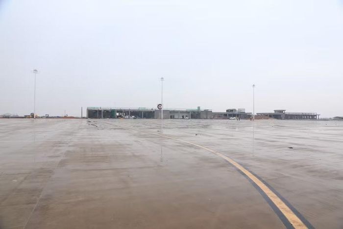 Hạng mục sân đỗ đã hoàn thành để chuẩn bị bay thử nghiệm.
