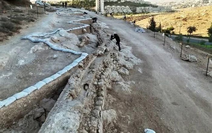 Một phần của hệ thống dẫn nước ngầm cổ đại phía dưới Jerusalem được khai quật. (Nguồn: Cơ quan Cổ vật Israel)