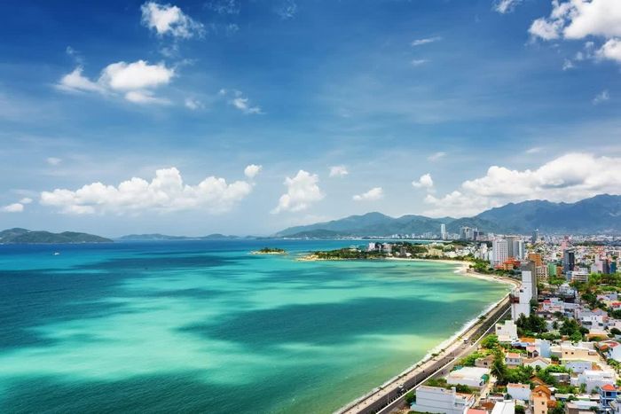 Nha Trang nhìn từ trên cao. (Ảnh: Efired/Shutterstock)