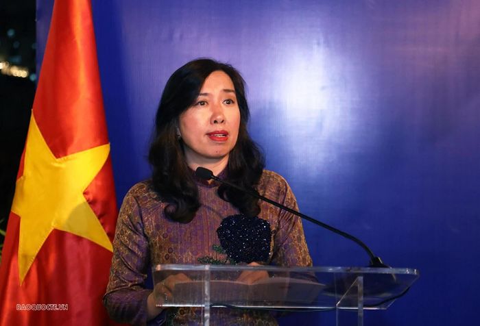 Thứ trưởng Ngoại giao Lê Thị Thu Hằng phát biểu tại buổi Lễ. (Ảnh: Thành Long)