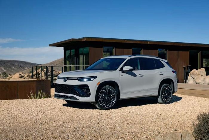 Volkswagen Tiguan 2026 sở hữu ngoại hình hiện đại và cao cấp. Ảnh: Caranddriver