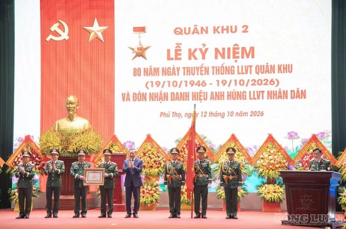 Tổng Bí thư, Chủ tịch nước Tô Lâm trao tặng Danh hiệu Anh hùng lực lượng vũ trang nhân dân cho Quân khu 2.