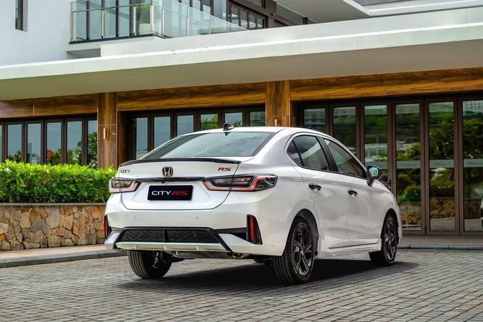 Phiên bản City RS dài hơn 5 mm so với đời trước. Ảnh: HVN