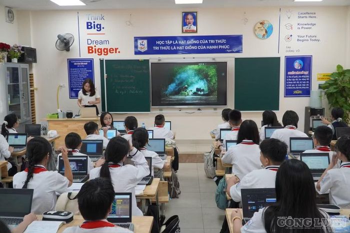 Trung bình, học sinh sử dụng máy tính khoảng 5-8 tiết mỗi tuần trong tổng số 29 tiết. Thời gian nhìn màn hình được phân bổ tùy theo hoạt động của từng bài học.