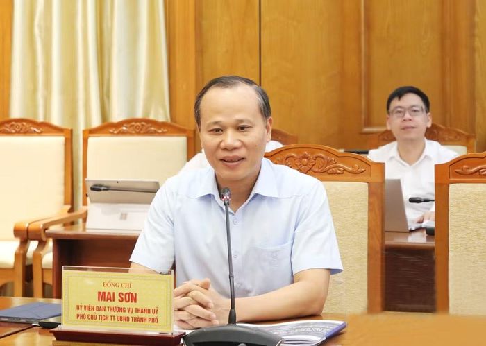 Phó Chủ tịch Thường trực UBND thành phố Mai Sơn gợi mở một số nội dung tại buổi làm việc.Ảnh: bacninh.gov.vn.
