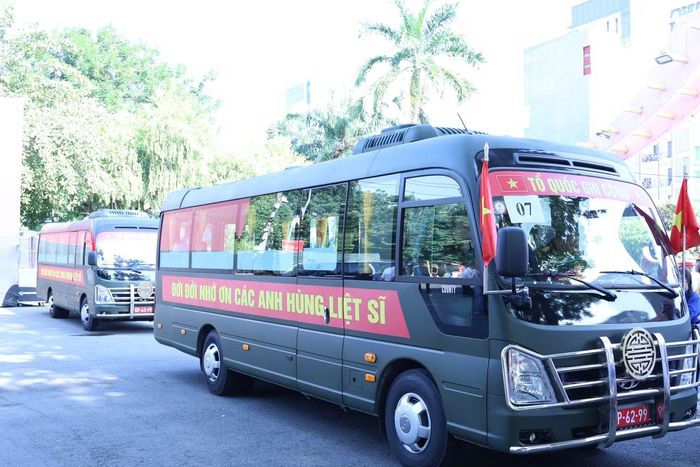 Đến 8h, Lễ viếng, Lễ truy điệu hài cốt liệt sĩ được cử hành tại Công viên văn hóa Lê Thị Riêng. Lễ an táng hài cốt liệt sĩ dự kiến diễn ra lúc 10h cùng ngày tại Nghĩa trang Liệt sĩ TPHCM (phường Long Bình).