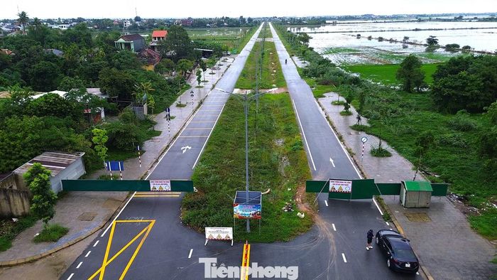  Dự án đường Chợ Mai - Tân Mỹ được UBND tỉnh Thừa Thiên Huế cũ phê duyệt năm 2016, tổng mức đầu tư gần 195 tỷ đồng, việc thi công đã kéo dài qua rất nhiều năm. Theo chủ đầu tư, việc khắc phục các vị trí lún, bảo đảm chất lượng mặt đường﻿ và hoàn thiện hạng mục liên quan... nhằm phục vụ nghiệm thu, bàn giao công trình trong năm 2026 này. 