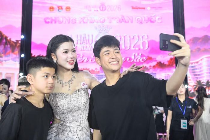 Đêm chung khảo khép lại bằng những khoảnh khắc xúc động.