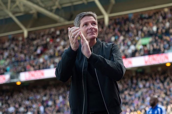 Trận thua ngược 1-3 trước chính đội bóng cũ Crystal Palace đã đẩy Glasner sâu hơn vào cuộc khủng hoảng. Sai lầm chiến thuật khi rút tiền đạo mục tiêu Liam Delap ra nghỉ sớm đã làm mất hoàn toàn thế trận, khiến Forest nhận 2 bàn thua liên tiếp ở hiệp hai. Nếu không thể cải thiện hiệu suất ghi bàn tệ hại (chỉ ghi 4 bàn sau 6 trận tại Premier League), Glasner rất khó giữ được ghế trước khi bước vào lịch thi đấu tử thần, gặp Arsenal và Chelsea phía trước.